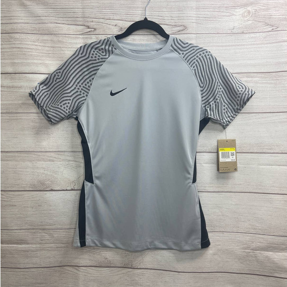 Nike Strike 2 Grey Soccer Jersey Women’s Size Small (CW3555-012) - Picture 4 of 10